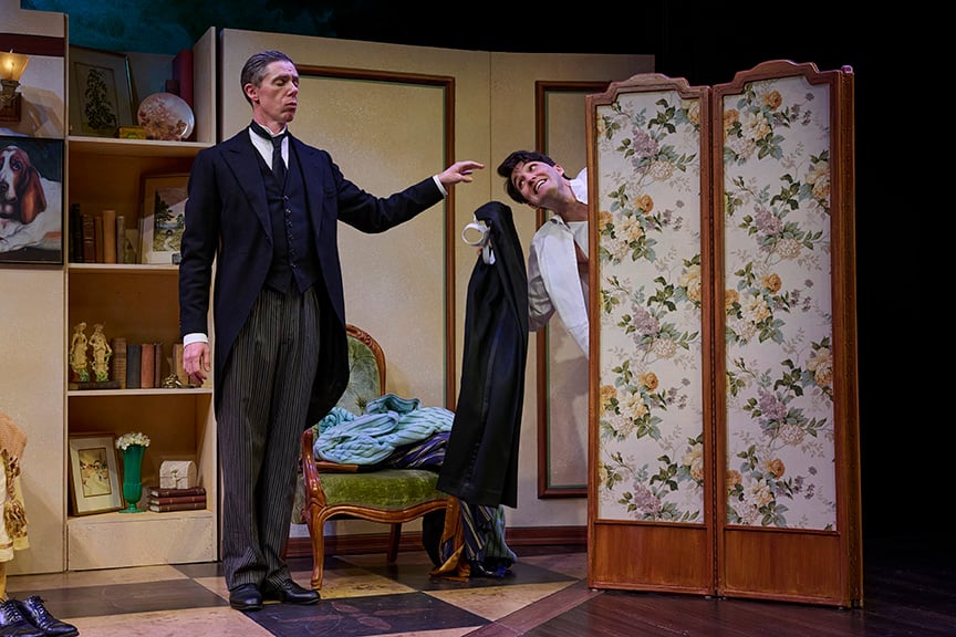 Damien Atkins as Jeeves and Jeff Irving as Bertie Wooster in Jeeves & Wooster in Perfect Nonsense. Photo by Michael Cooper.